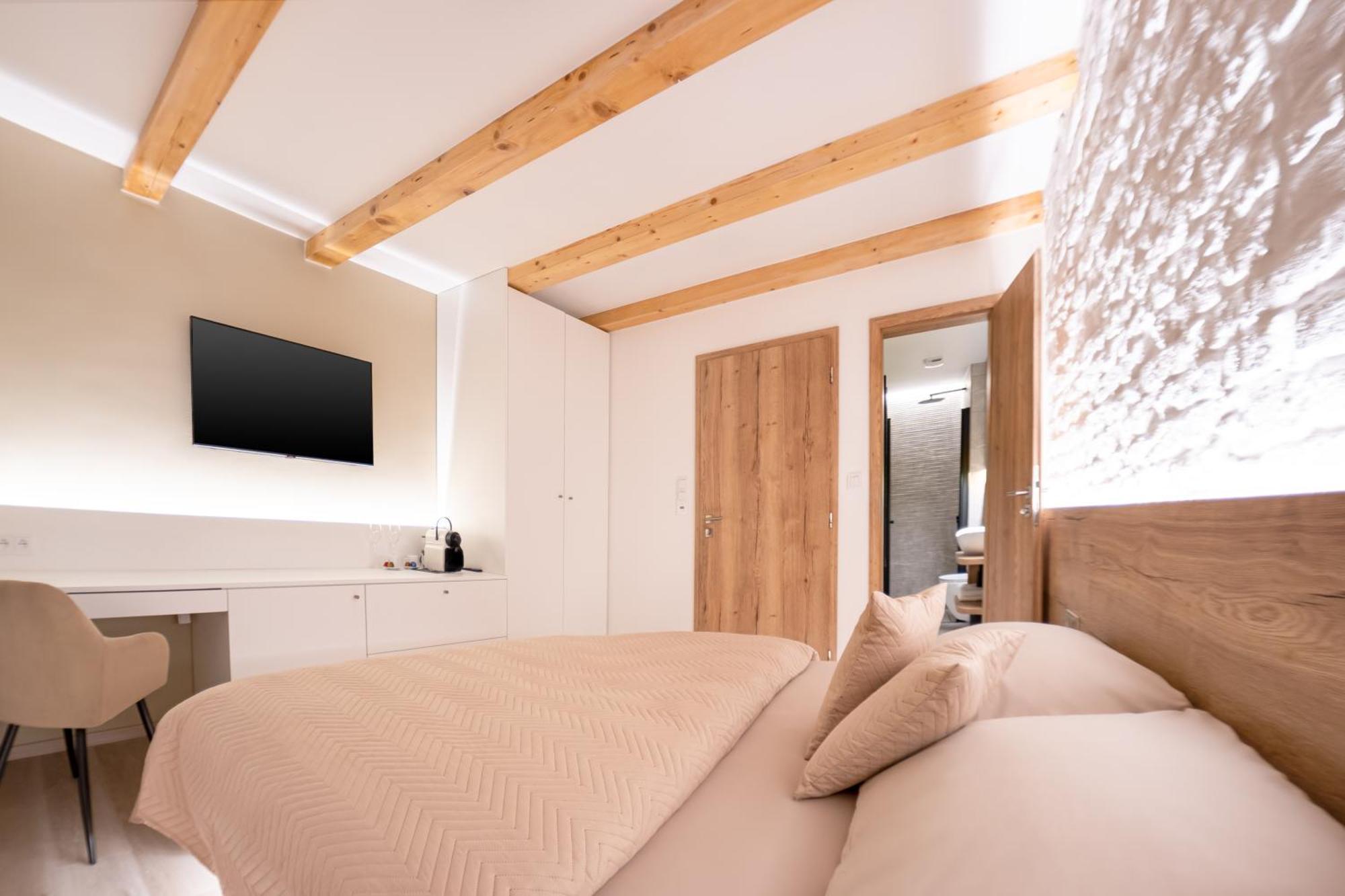 White Wolf Boutique Apartments Olomouc Esterno foto
